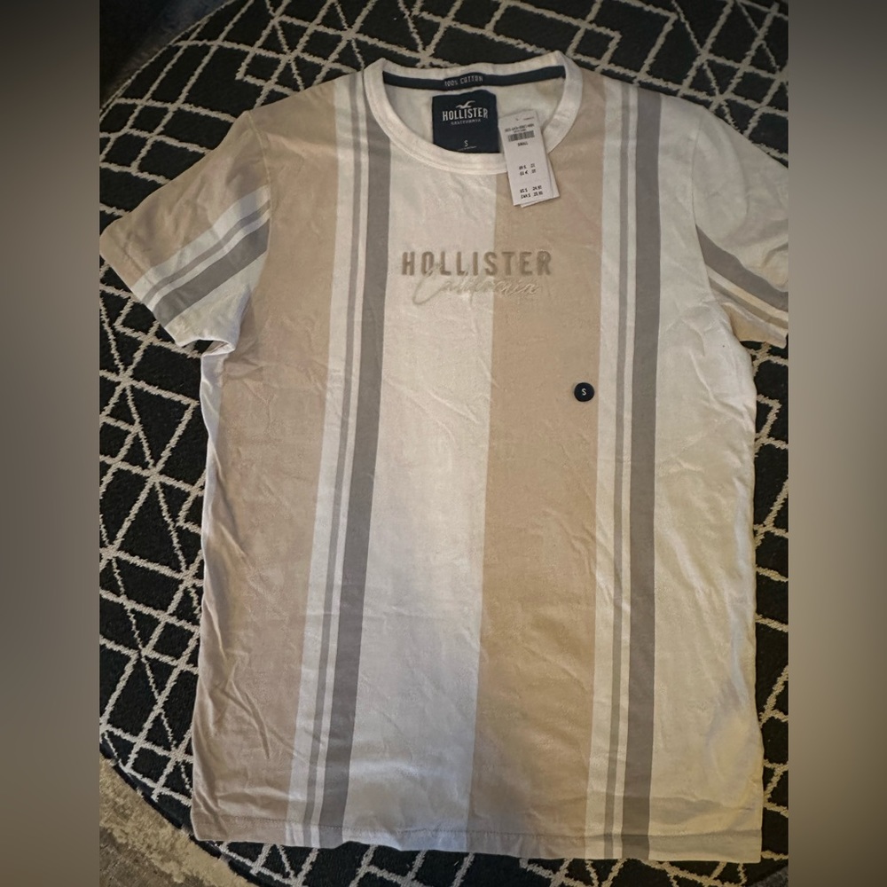 Hollister T-Shirt